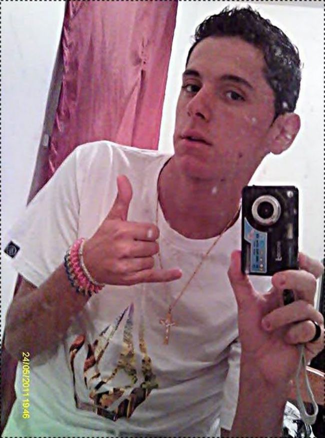 Reprodução/Facebook Jonathan Loures Rodrigues, 19 anos, morreu nas dependências do Exército, no Barbosa Lage
