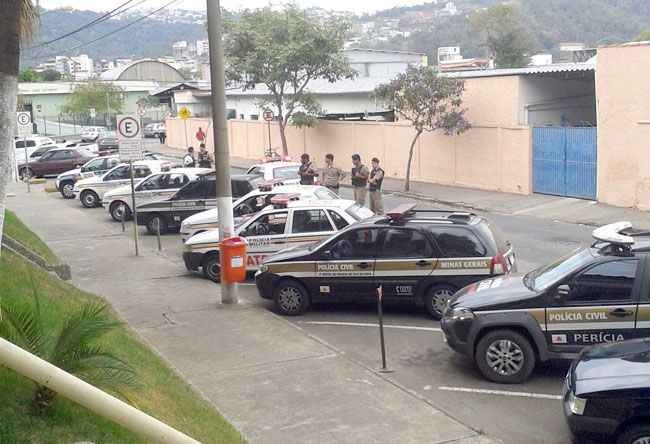 MICHELE MEIRELES Policiais tiveram que esperar mais de 13 horas em setembro passado, impedindo ainda circulação de oito viaturas