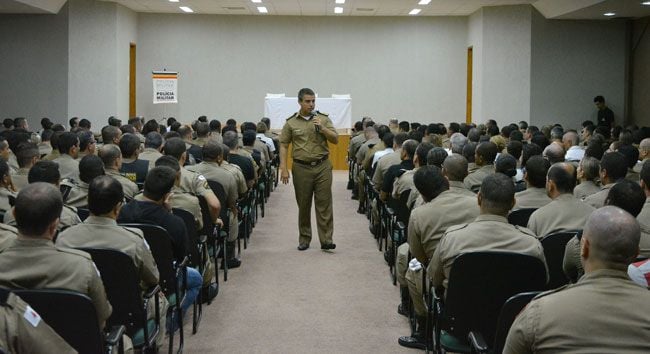 Coronel Bianchini conversou ontem com a tropa e com comandantes de área da 4ª RPM para definir estratégias