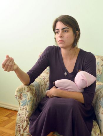 LEONARDO COSTA/07-02-15 Muitas vezes, no primeiro pré-natal, o médico já marca a cesárea , conforme critica a doula Carolina Duarte