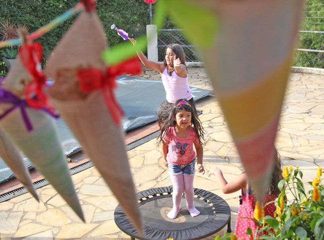FELIPE COURI/30-05-15 Crianças participaram de brincadeiras livres e feira de trocas no Passarim do Jardim, no Bairro Jardim da Serra