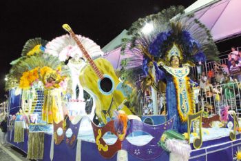 Crise afeta carnaval 2016 2 Para Liga das Escolas de Samba, desfile na avenida seria inviável; agremiações do Grupo A receberiam 65% menos do que em 2015 (Gil Velloso/Divulgação/PJF)