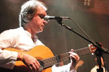 Samba e comida praiana no Morro do Cristo 2 Roger Resende inaugura série de shows no restaurante, previsto para ser inaugurado em setembro