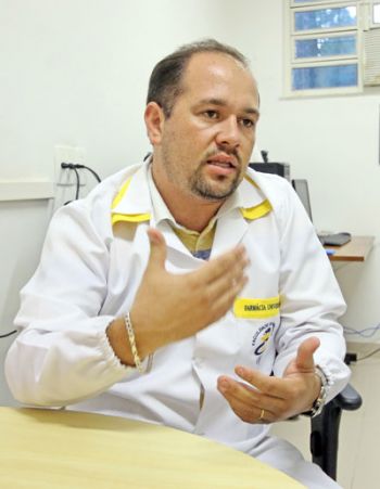 Descarte incorreto de remédios traz riscos 3 Para Marcelo Silvério, falta de locais para depositar remédios é problema de saúde pública (LEONARDO COSTA/14-04-16)
