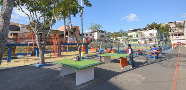 FOTOS MARCELO RIBEIRO Praça do Bairro Santo Antônio precisa de policiamento para melhor ocupação