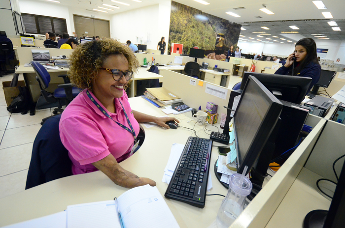 Sempre motivada: Franchesca de Mattos Madeira não conhece barreiras; sua meta agora é aprender nova língua e fazer pós-graduação. (Foto: OLAVO PRAZERES)