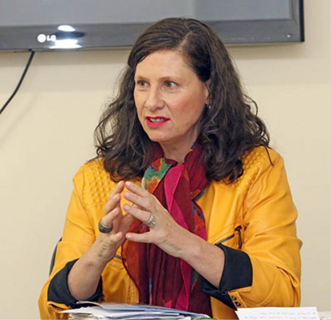 Sindicância investiga residências terapêuticas 4 SECRETÁRIA DE Saúde, Beth Jucá, admite que denúncias foram recebidas há 60 dias, mas vai esperar conclusão de trabalhos para se manifestar LEONARDO COSTA