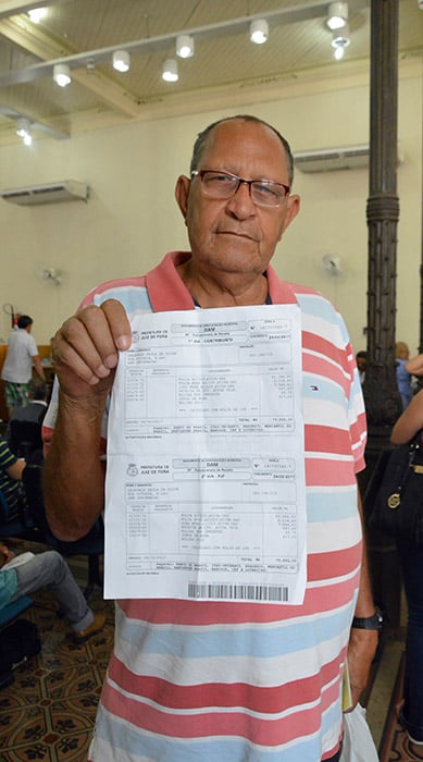 Dejavair Silva recebeu multa de R$ 500, mas, ao pagar a fatura, descobriu que o valor cobrado era de R$ 75 mil (Foto: Marcelo Ribeiro)