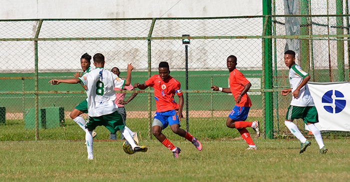 Sport anuncia volta ao futebol com equipe sub-23. Na foto, Verdão participa de amistoso, realizado em fevereiro, contra haitianos do Pérolas Negras (Foto: Marcelo Ribeiro)