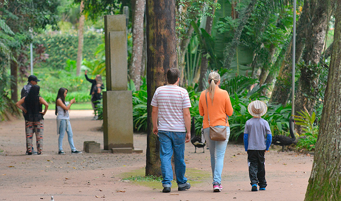 Temperaturas mais baixas e tempo fechado não afastaram os frequentadores do parque do museu (Foto: Marcelo Ribeiro)